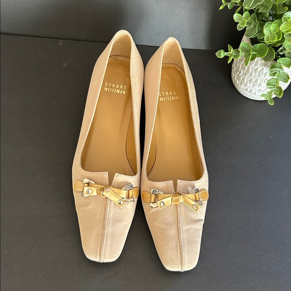 Flawless Stuart Weitzman Gold Low